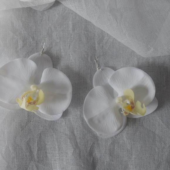 White Phalaenopsis Orchid True Touch Artificial Earrings. - Picture 4 of 9
